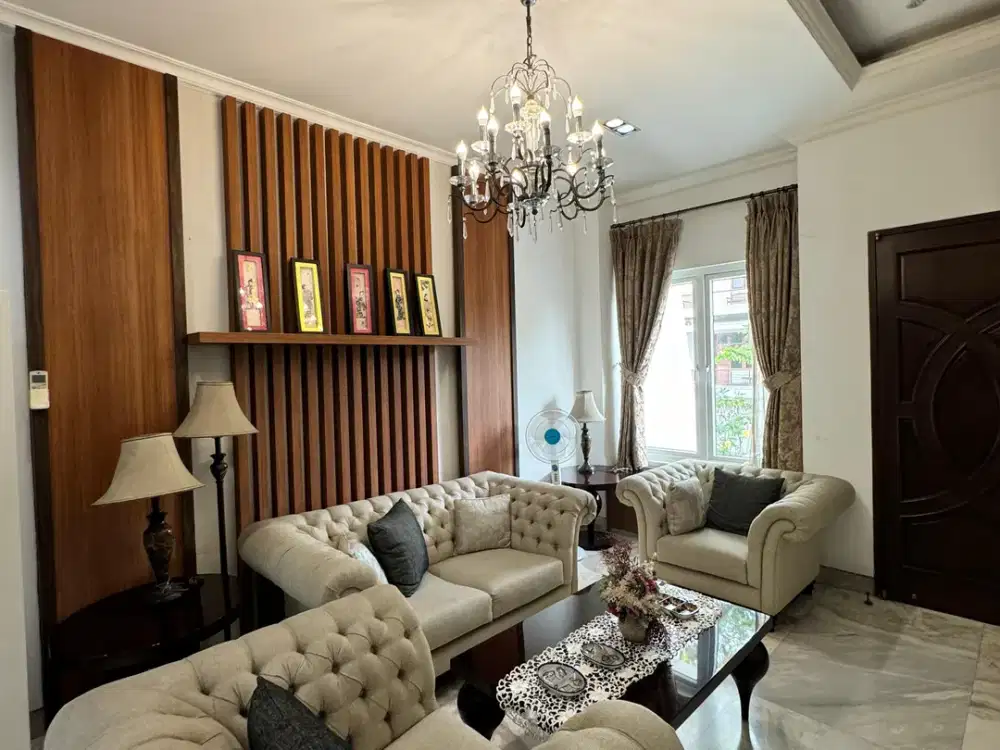 Dijual Rumah PIK, Pantai Indah Kapuk 8x30, 3,5 lantai, Siap Huni