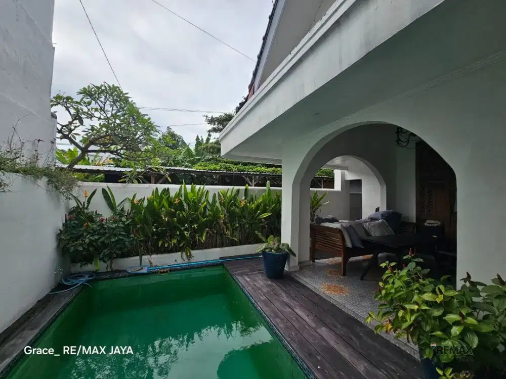 Villa Semi Furnished Disewakan, di Padangsambian Denpasar Area