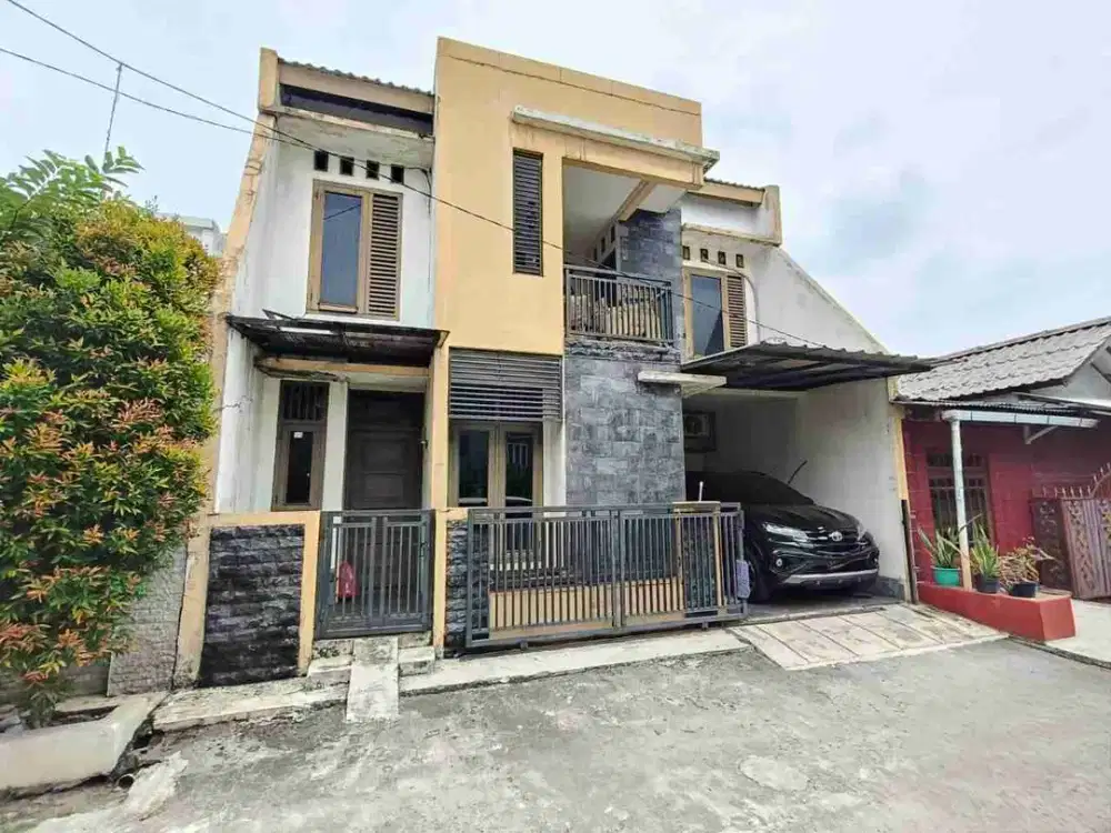 Di jual rumah 2 lantai dalam komplek sukatani depok