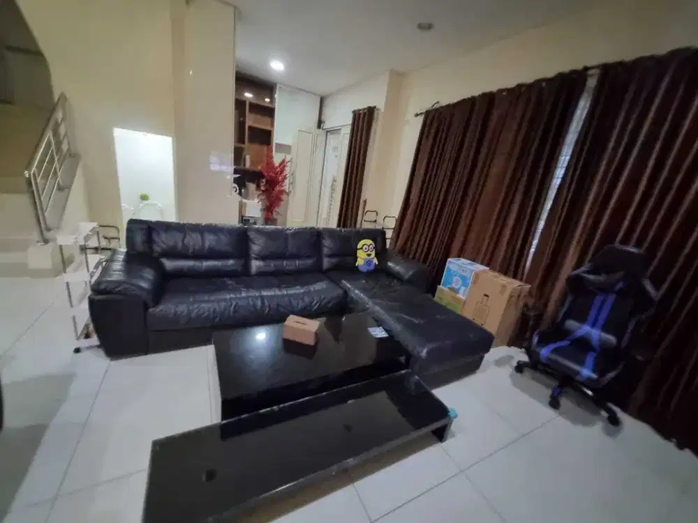 Dijual Rumah PIK 8x17, 2 lantai, Furnish, SHM