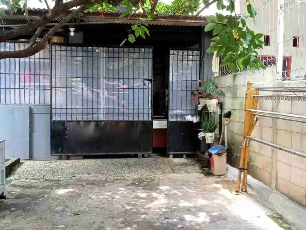 RUMAH 2 LANTAI PERUMNAS DEPOK 1