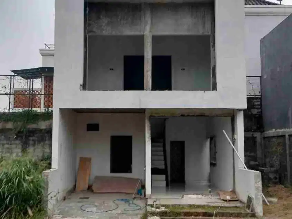 DIJUAL RUMAH BAGUS 2 LANTAI DI TENGAH KOTA BOGOR DI DEPAN PUSAT OLAH RAGA BOGOR UTARA, CIMAHPAR, DEKAT KEMANA MANA KE KOTA BOGOR, CIMAHPAR, BOGOR UTARA, BOGOR