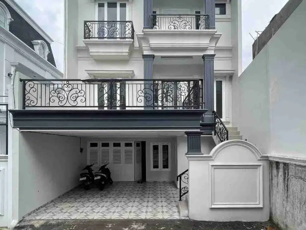 Rumah Mewah Baru Dalam Townhouse Unit Pojokan Dekat Cilandak Dijagakarsa