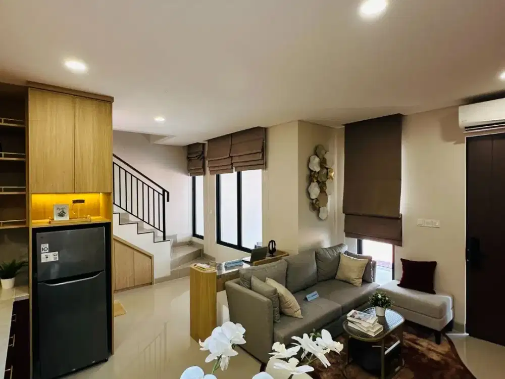 RUMAH LUAS 3 LANTAI CLUSTER ANZA TERBARU HANYA 1 M-AN