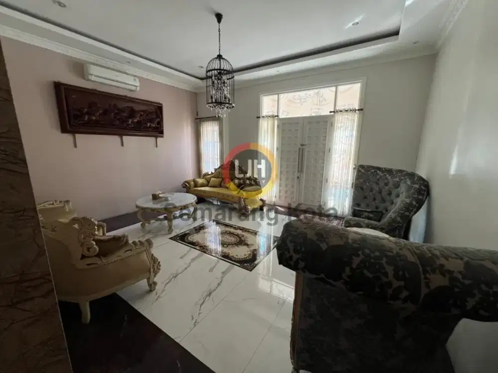 Rumah mewah di jalan Muradi