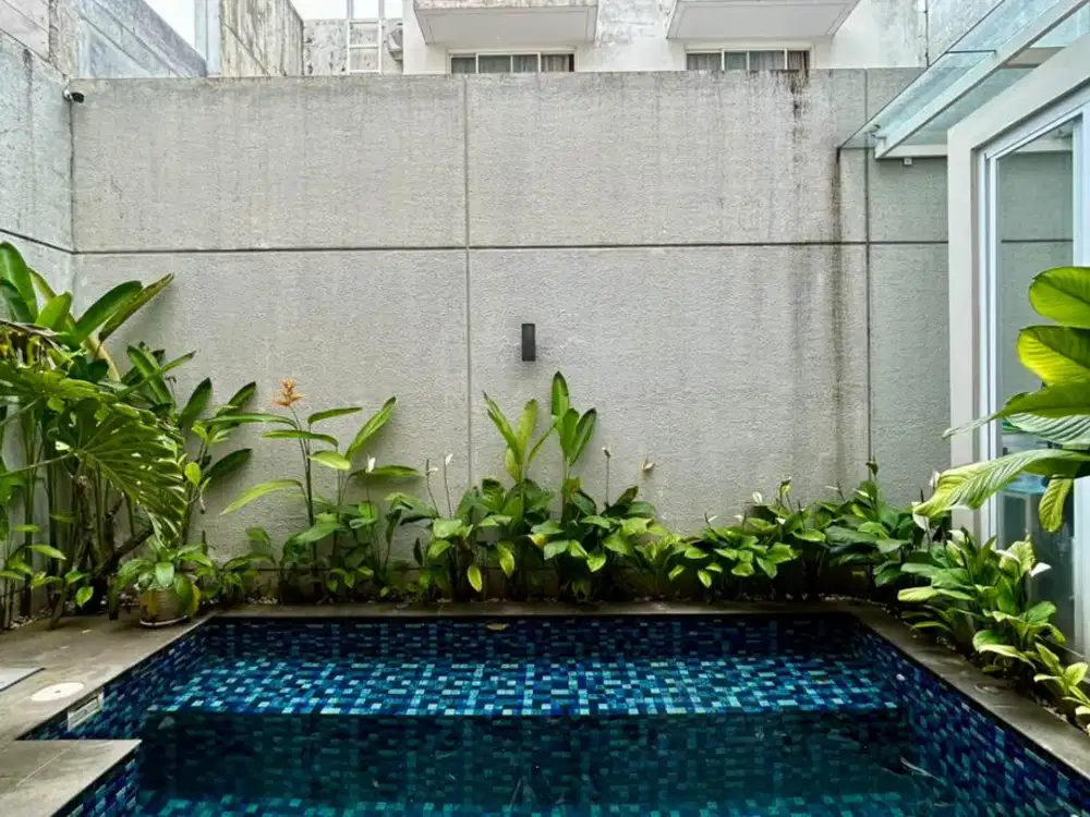 Dijual Cepat Murah Rumah Private Pool Cluster Venture Barat Serenia Hills Lebak Bulus