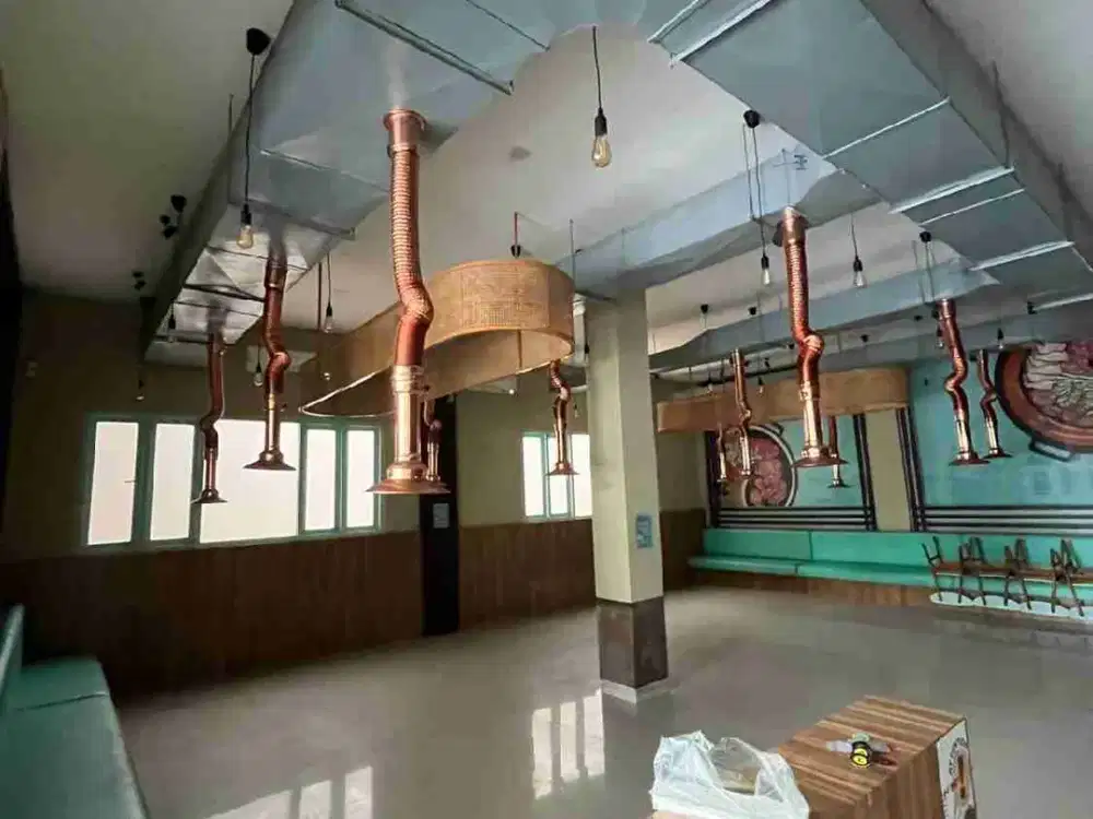 LANGKA! DISEWAKAN BANGUNAN KOMERSIAL RAYA MERR. TEMPAT PARKIR LUAS