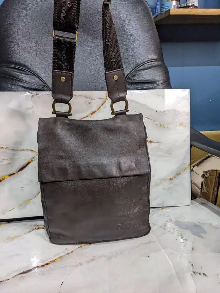 SALVATORE FERRAGAMO Brown Leather Sling Bag ORIGINAL Made In Italy