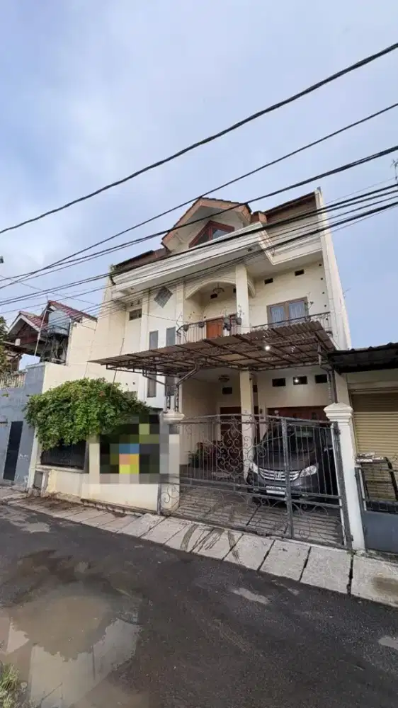 Rumah bagus siap huni dalam komplek di Rawamangun