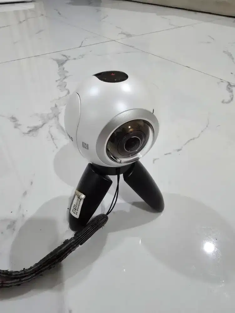 Samsung Gear 360 SM C200 (tahun 2016)