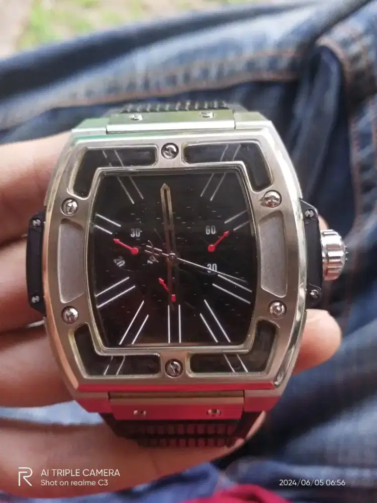 Jam tangan Hublot
