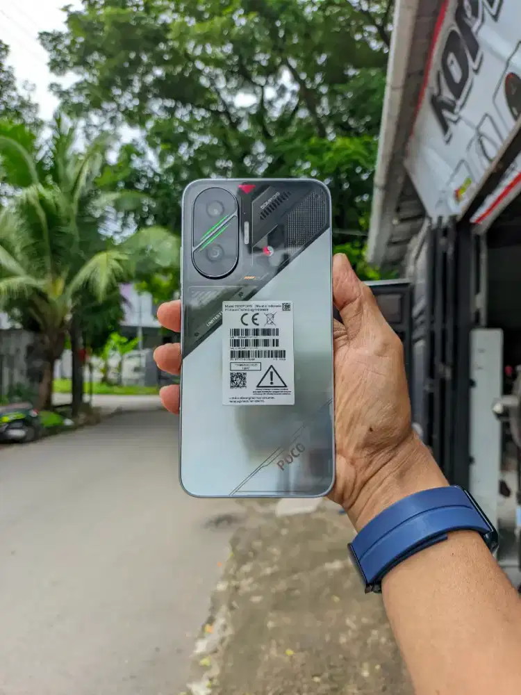 Poco F7 5G ram 12/512GB lengkap normal mulus bergaransi resmi