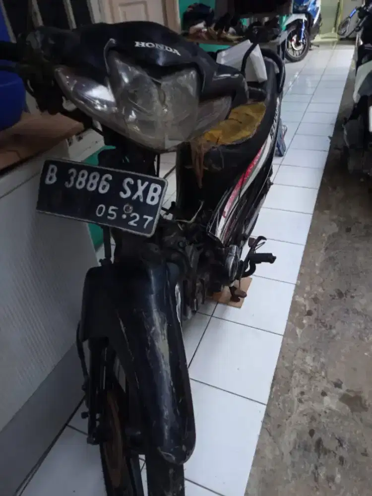 Dijual Honda Revo absolut kondisi mesin hidup