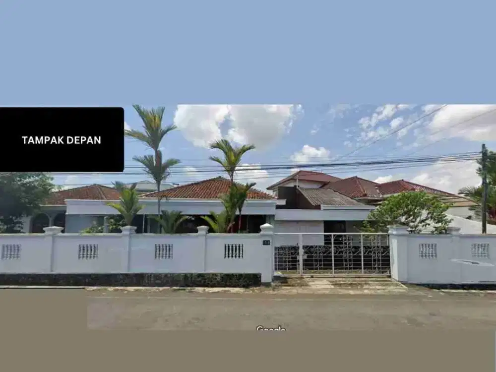 Rumah megah klasik dekat stasiun Purwokerto