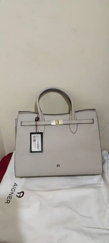 jual tas aigner farah bag size L 100% original