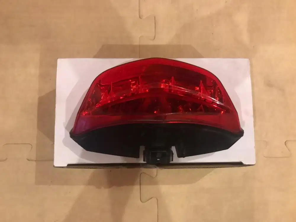 Aksesoris dan Parts Ducati Monster