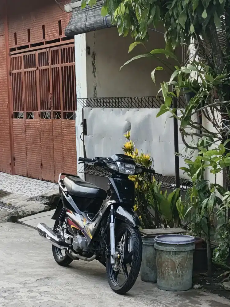 Dijual motor supra 2005