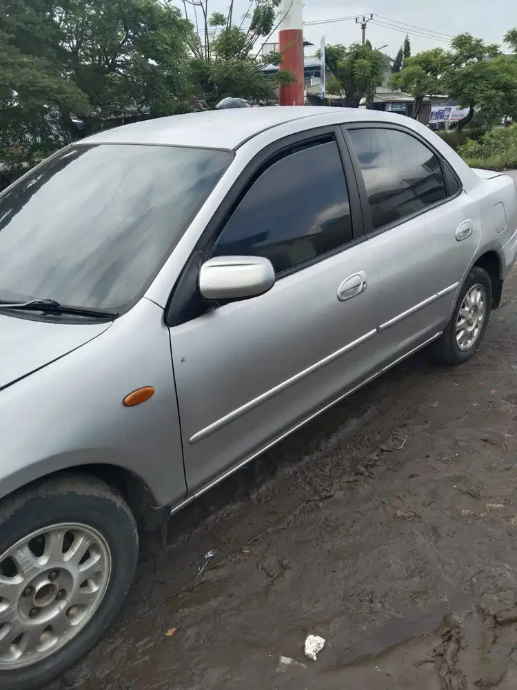 Mazda 323 1998 Bensin