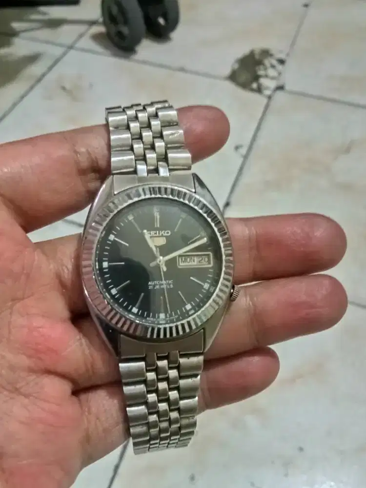 Jam tangan vintage seiko 5 automatic