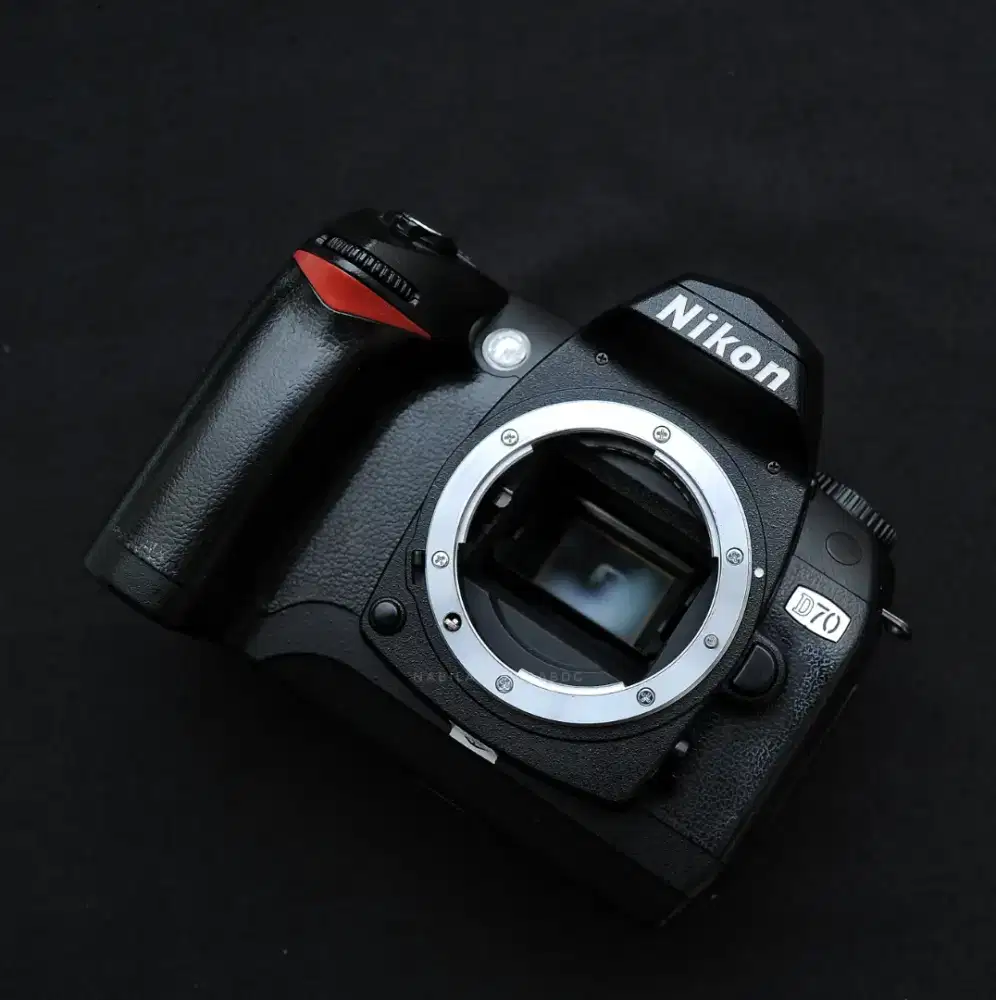 NIKON D70 BODY ONLY