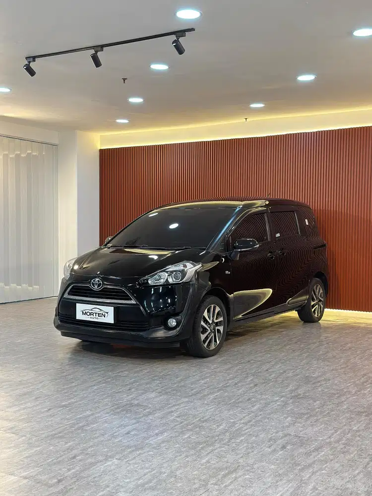 Toyota Sienta 1.5 V CVT
