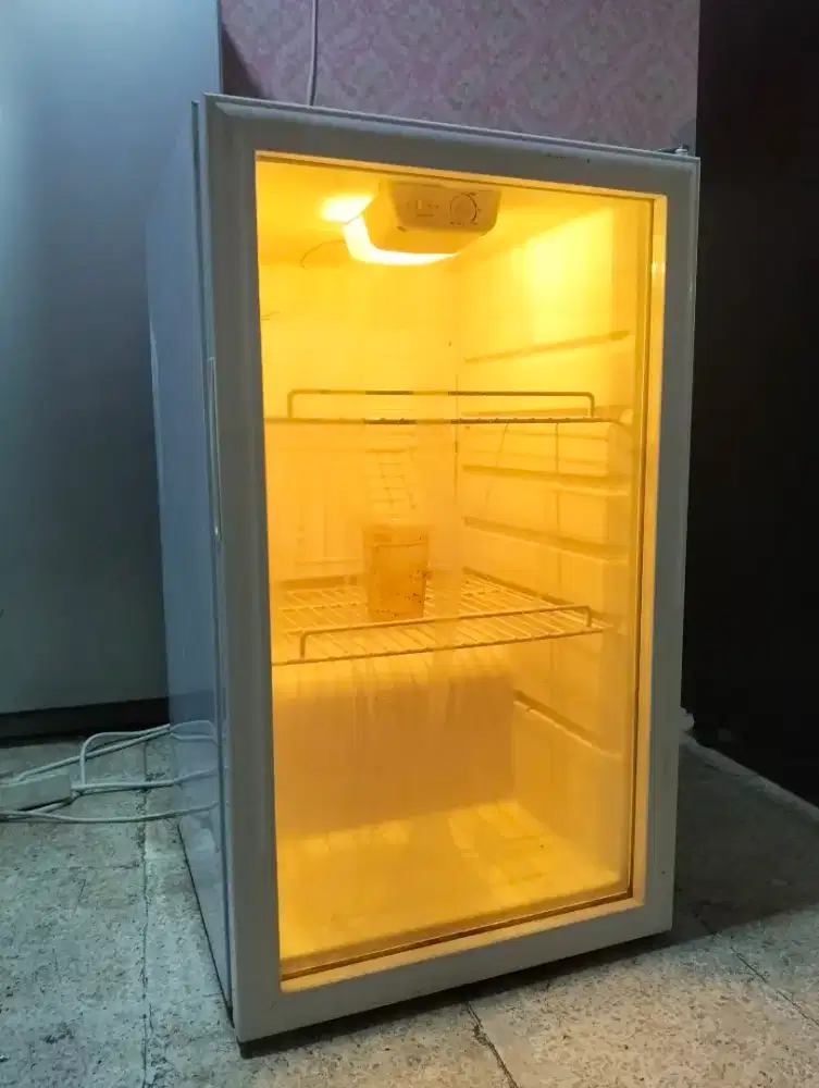 Showcase/Chiller MiniBar 100L