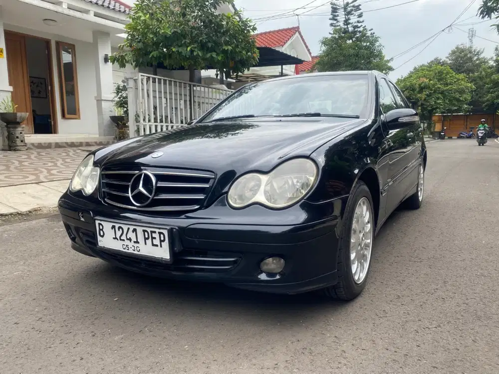 Mercedes-Benz C240 2005 Bensin