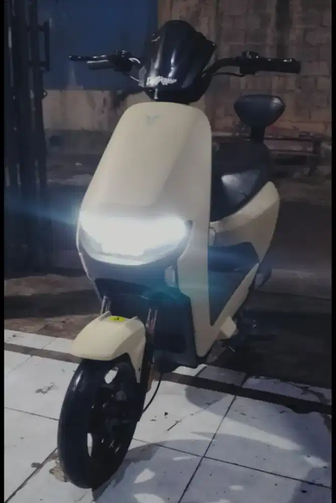 SEPEDA LISTRIK U-WINFLY M70