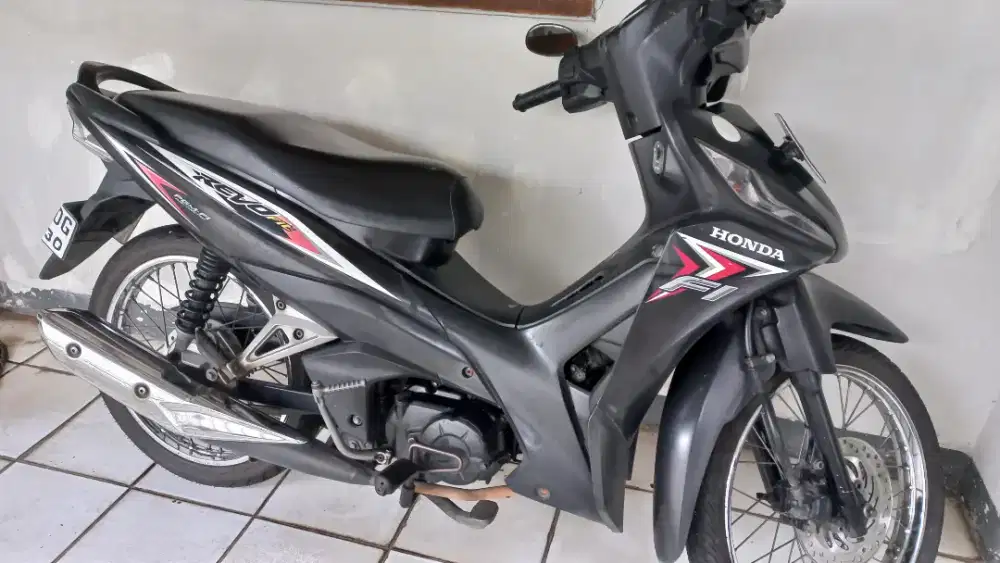 Dijual : Honda Revo 2015 (like new)