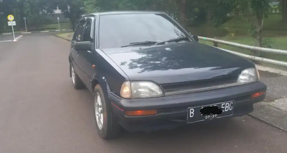 ( Jarang ADA .. !! ):
..T. STARLET kotak SE 1.3 th.1989.. W. Navy BLUE