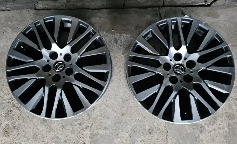 Velg OEM Toyota Alphard R18 PCD5x114.3 Grey Polish. Velg Only 4 pcs
