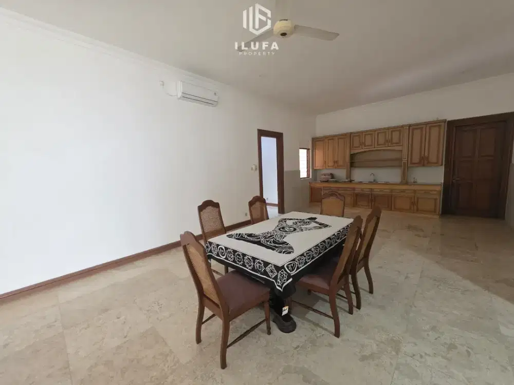 disewakan rumah asri 1 lantai cocok untuk kantor atau tempat tinggal