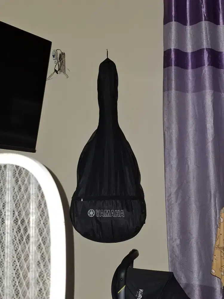 Gitar Yamaha C315 masih full lengkap tas 2 pick dll