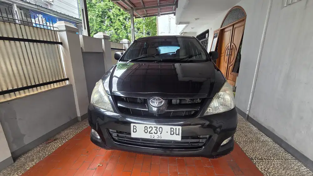 Toyota Kijang Innova 2005 Bensin