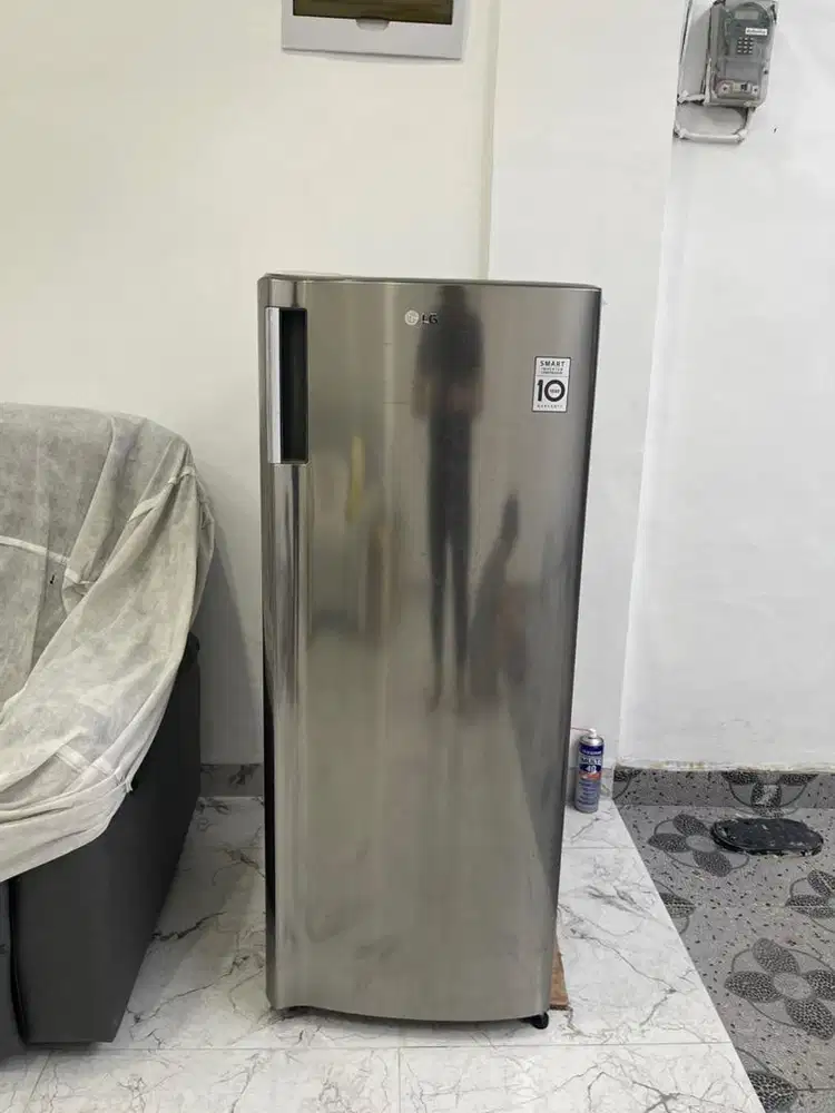 Kulkas freezer / beku masih garansi