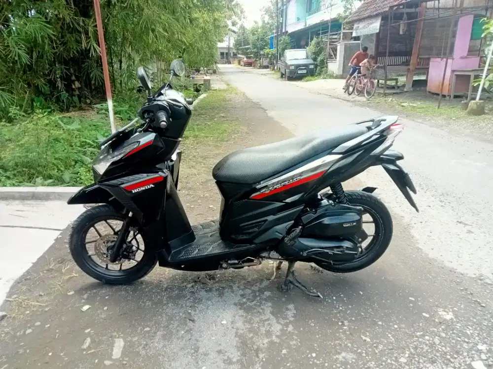 Honda Vario 125 PGM-FI th 2017 siap pakai