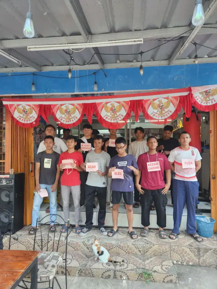 Di butuhkan karyawan laki lakl uket rajin dan jujur