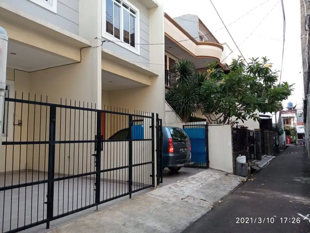 Jual Cepat rumah di pusat kota  rawamangun strategis seberang tip top