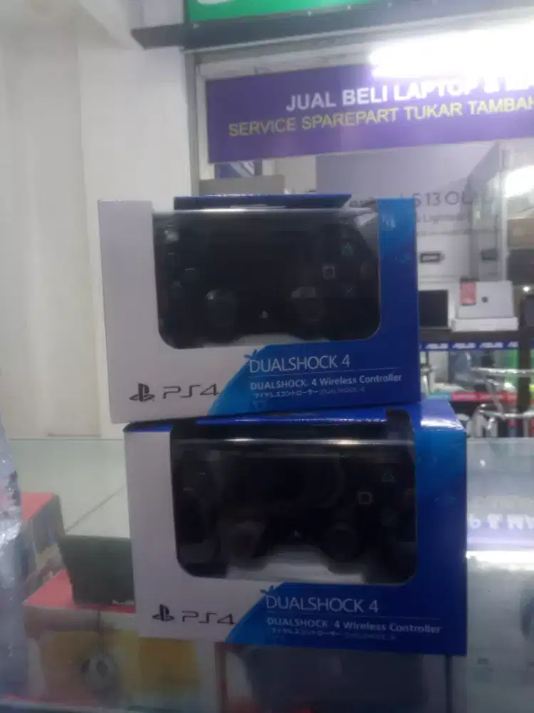 Stik om ps4 like new