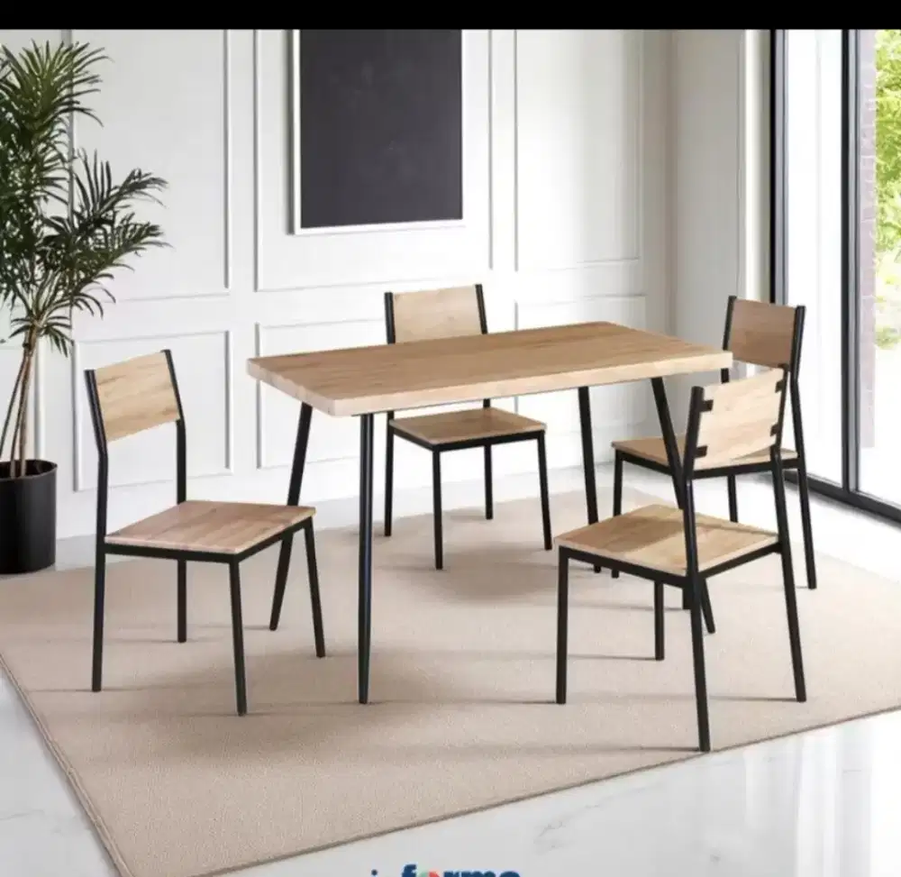 Meja makan merk informa