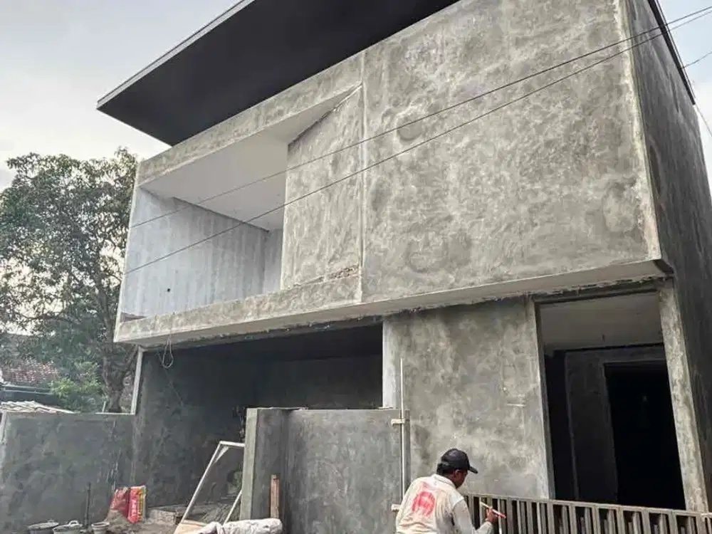 Rumah baru 2lantai dgn kolam renang pribadi di maguwoharjo