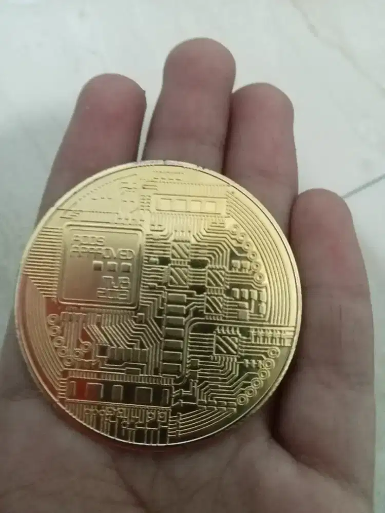 Coin replika bitcoin baru cocok untuk pajangan