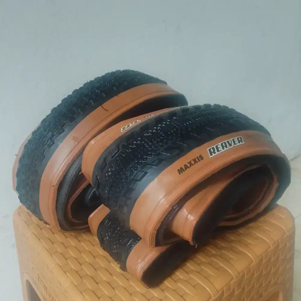 BAN LUAR REAVER 700X40 MAXXIS KEVLAR SEPASANG