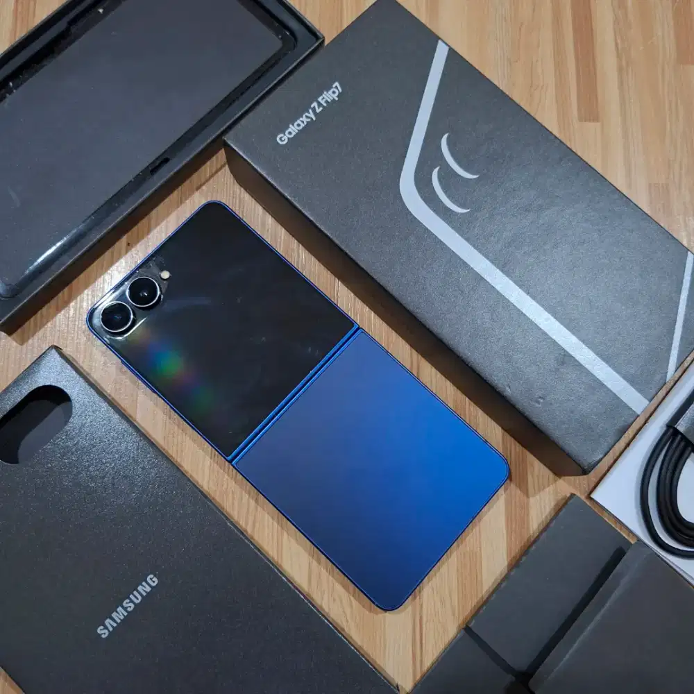 Samsung Galaxy Z Flip 7 12/512 SEIN Fullset