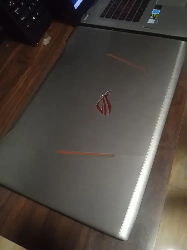 Laptop Asus  (ada 2 unit)