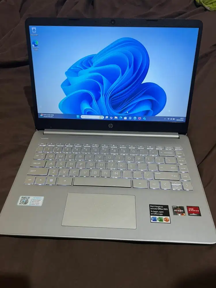 Laptop HP 14s FQ0591AU Amd Ryzen3 4/256 gb