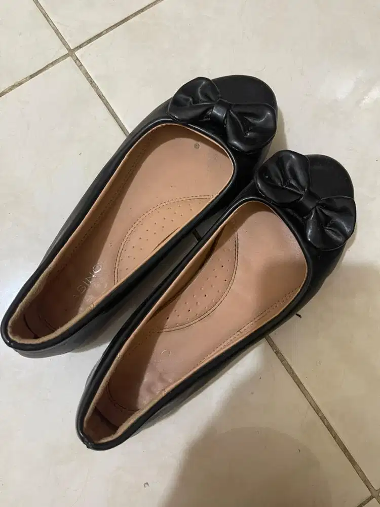 Flat shoes black ribbon gabino