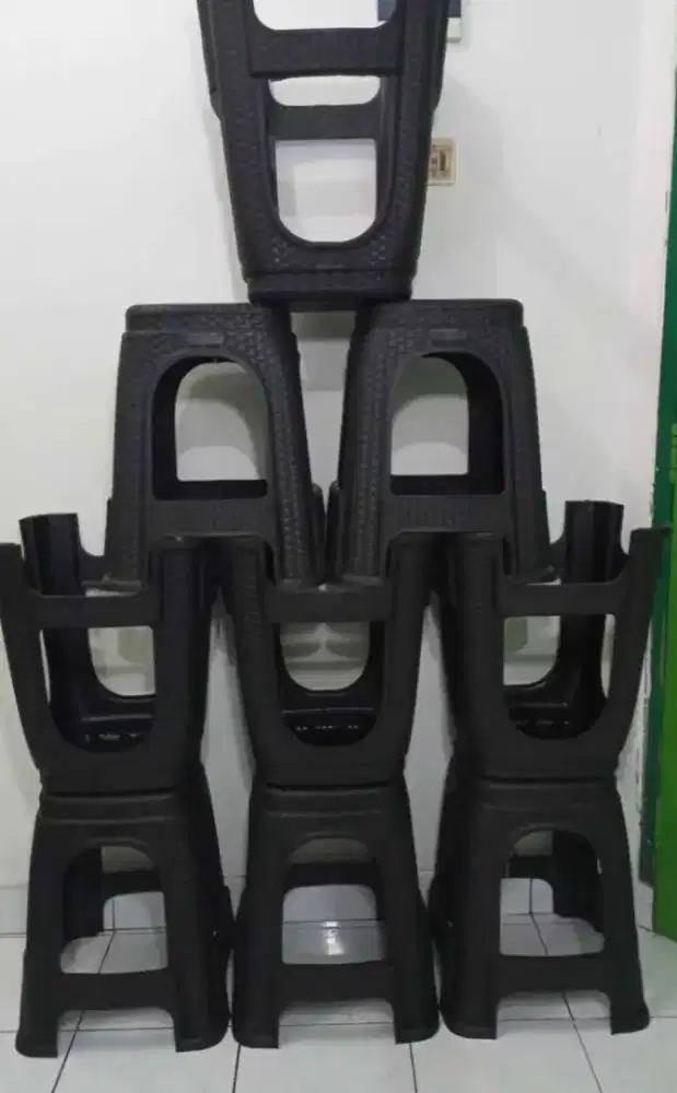 Kursi Bangku sumo plastik hitam kokoh