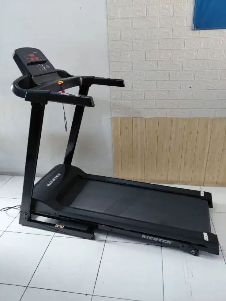 Treadmill Richter Second Seperti Baru