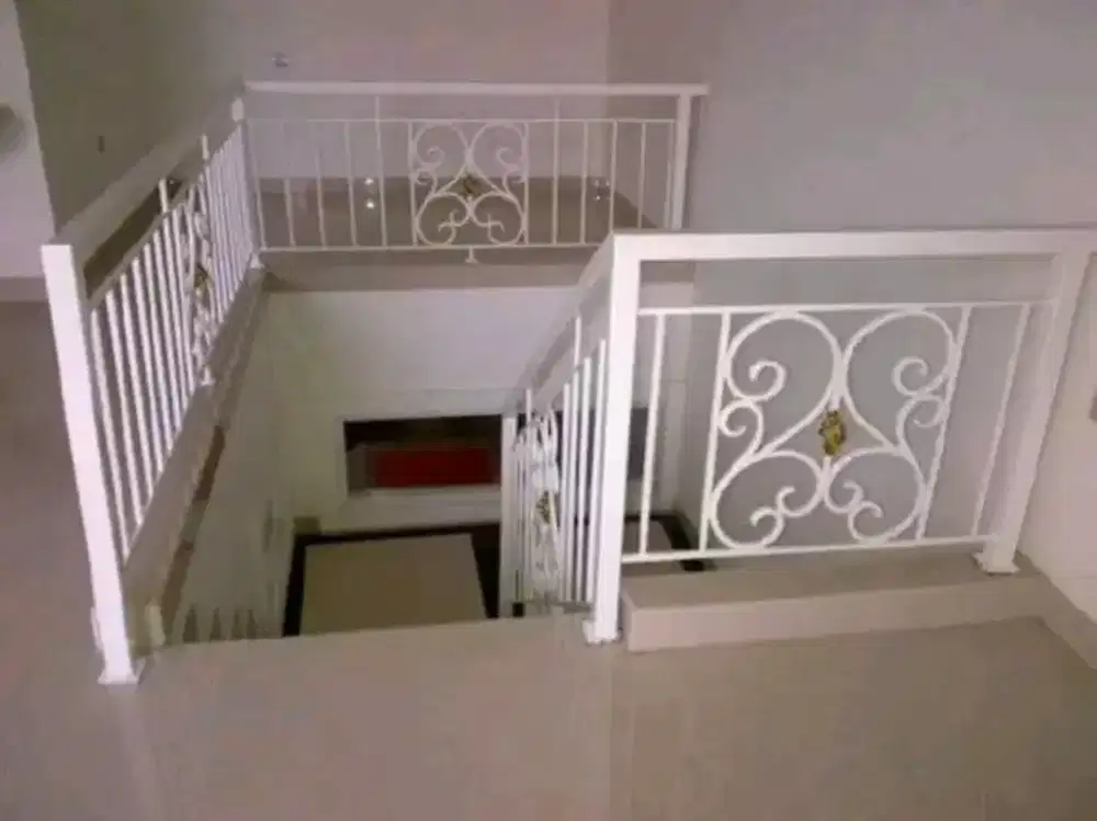 Relling Tangga Balkon Tempa minimalis modern
